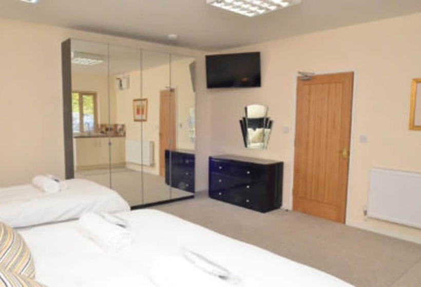 Cotswolds Valleys Accommodation Stony Hs