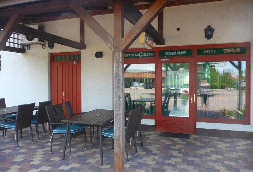 בית מלון כפרי Kőrös