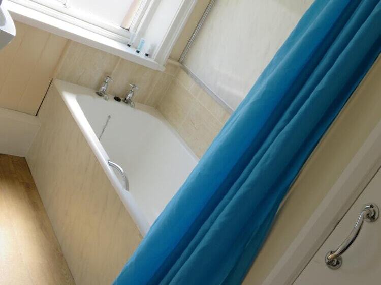 مبيت وإفطار The Queens Arms Hotel Acomb
