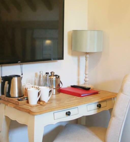 مبيت وإفطار The Red Cow