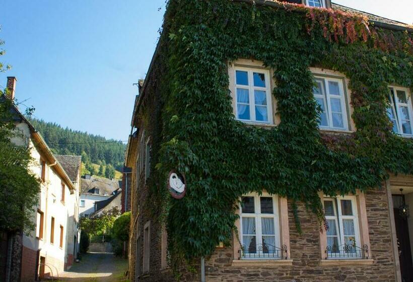 ホテル Zur Post   Burg An Der Mosel