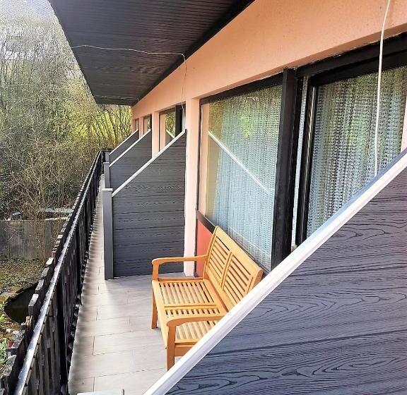 ペンション Niederdreisbacher Hof