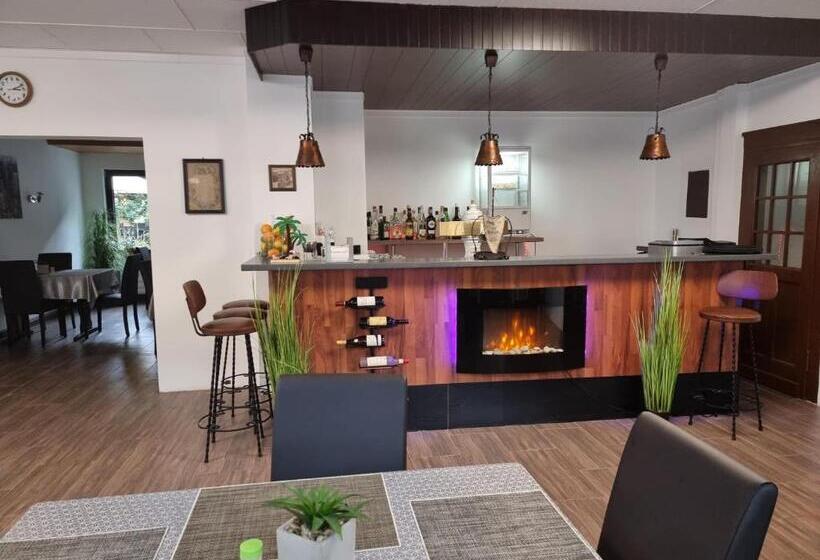 ペンション Niederdreisbacher Hof