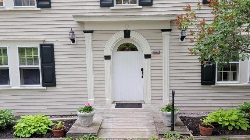 فندق صغير Hawks House Inn