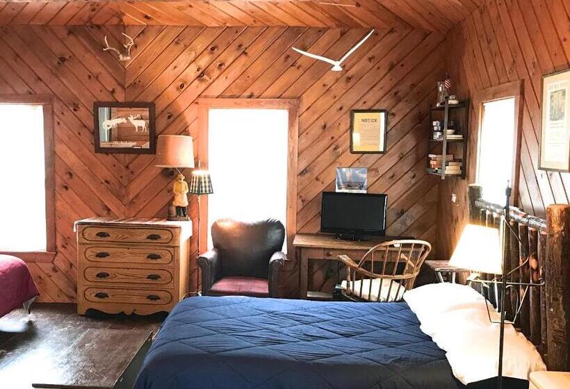 فندق صغير West Quoddy Station Llc