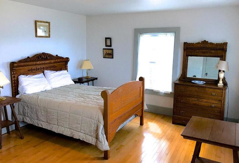 فندق صغير West Quoddy Station Llc