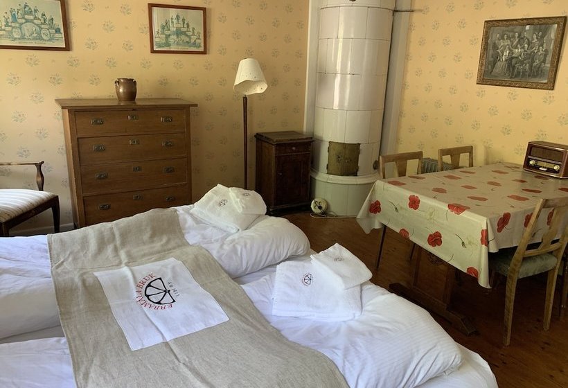 פונדק Ebbamåla Bruk