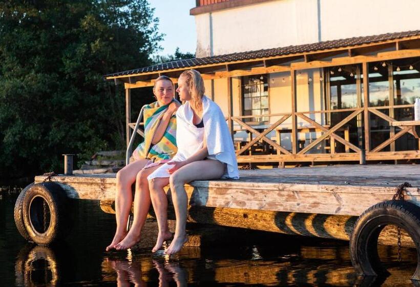 בית מלון כפרי Upperud 9:9