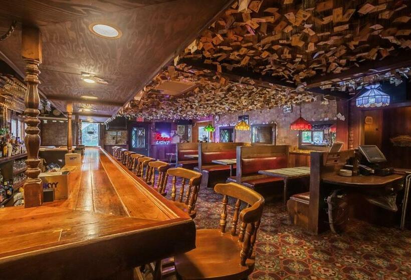 فندق صغير The Big Moose Inn