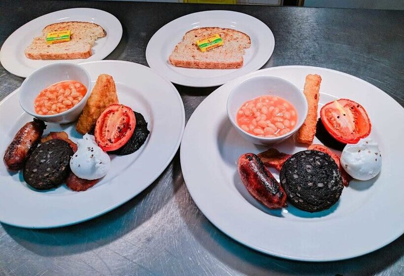 민박 Chequers Inn