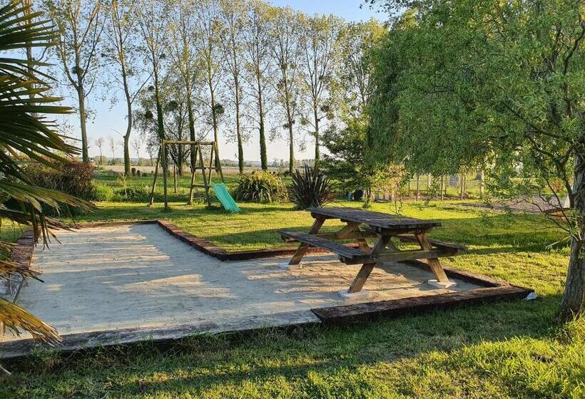 مبيت وإفطار La Bastide Du Moulin   Mont St Michel