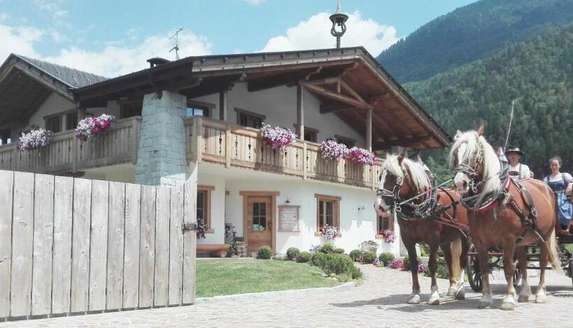 فندق Agriturismo Maso Grisun