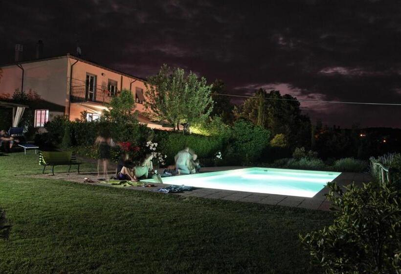 فندق Agriturismo Podere Acqualoreto