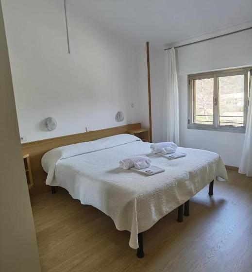 בית מלון כפרי Albergo Miralaghi