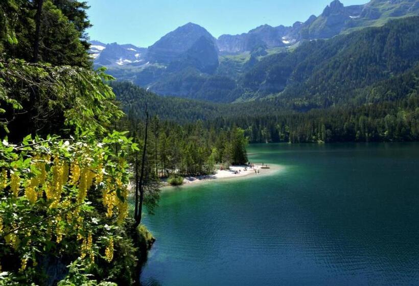 فندق Chalet Tovel   Mountain Lake