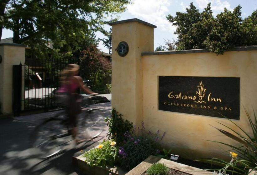 فندق Galiano Oceanfront Inn & Spa