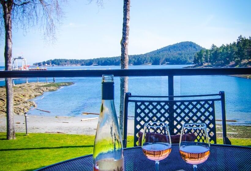 فندق Galiano Oceanfront Inn & Spa