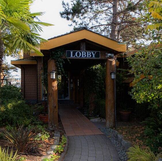 فندق Galiano Oceanfront Inn & Spa