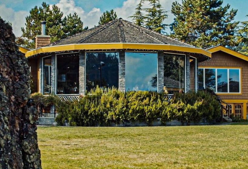 فندق Galiano Oceanfront Inn & Spa
