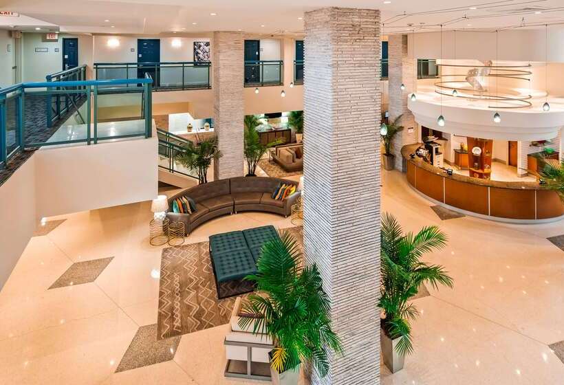 هتل Best Western Plus Atlantic Beach Resort