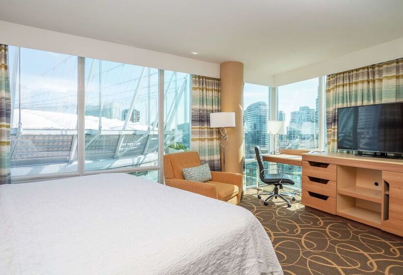 هتل Hampton Inn And Suites By Hilton, Downtown Vancouver