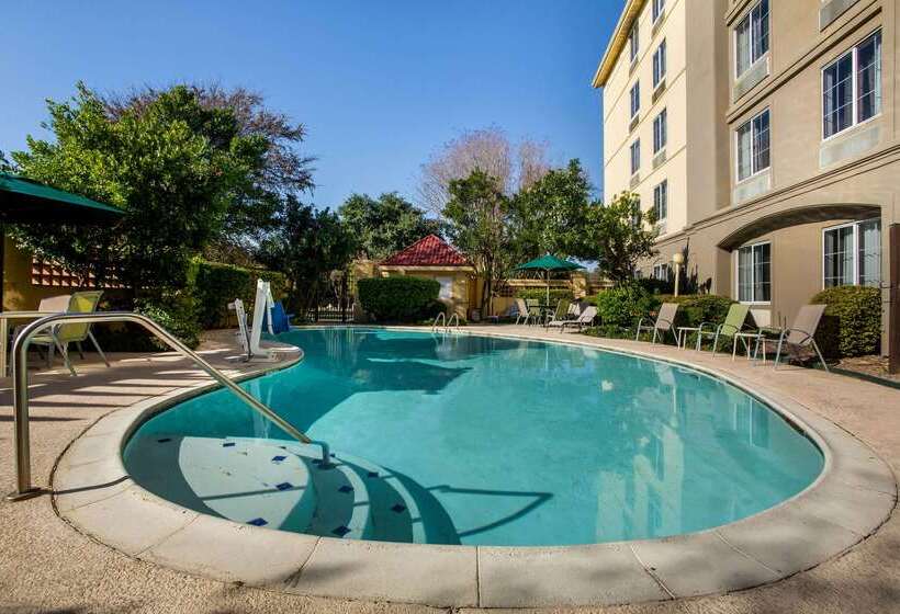 هتل La Quinta By Wyndham Austin Southwest