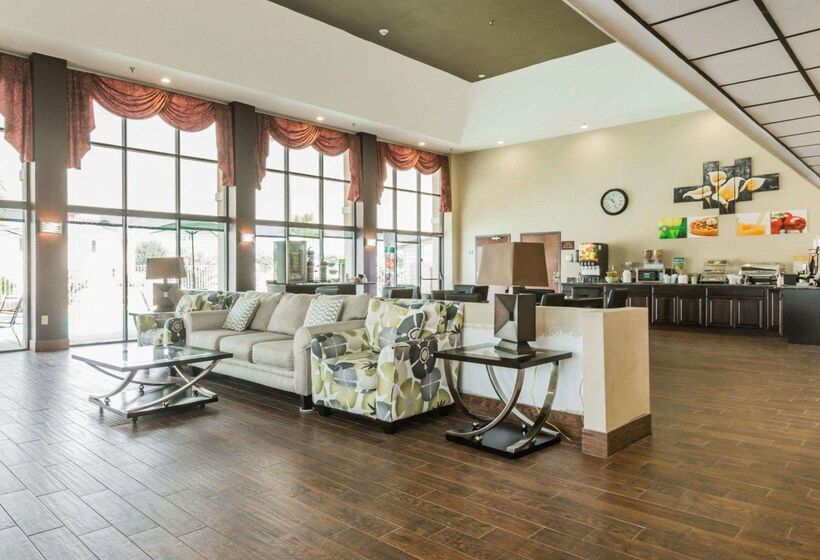 هتل Quality Inn & Suites Near Coliseum And Hwy 231 North