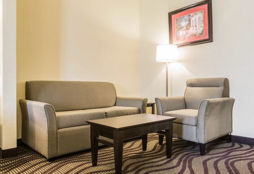 هتل Quality Inn & Suites Near Coliseum And Hwy 231 North