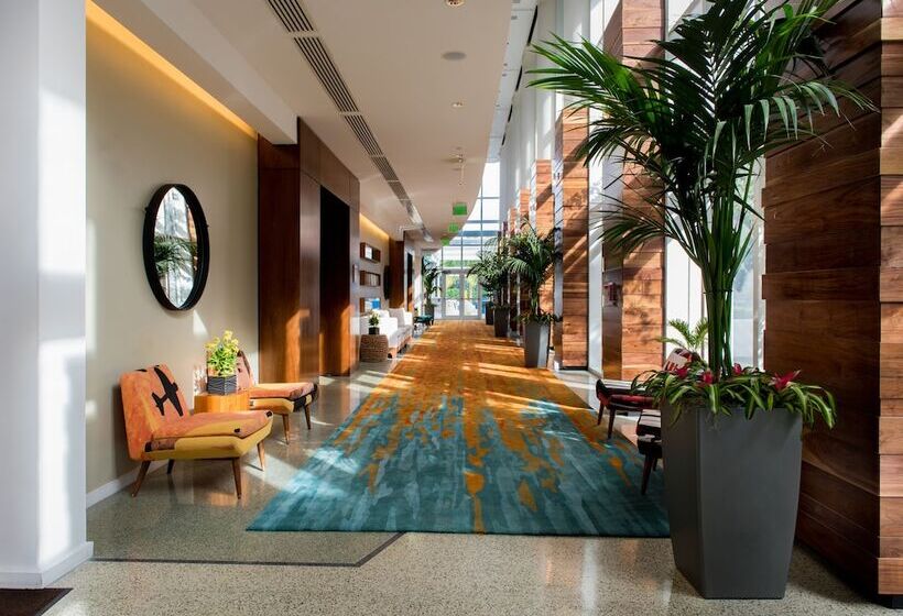 هتل Royal Palm South Beach Miami, A Tribute Portfolio Resort