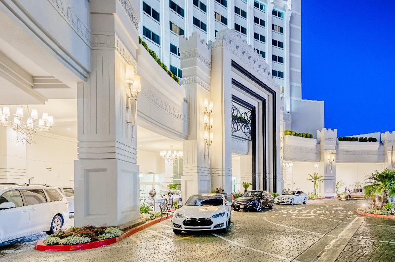 בית מלון כפרי The Commerce Casino &