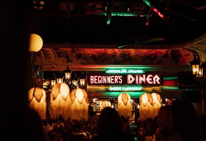 Lafayette Hotel & Club