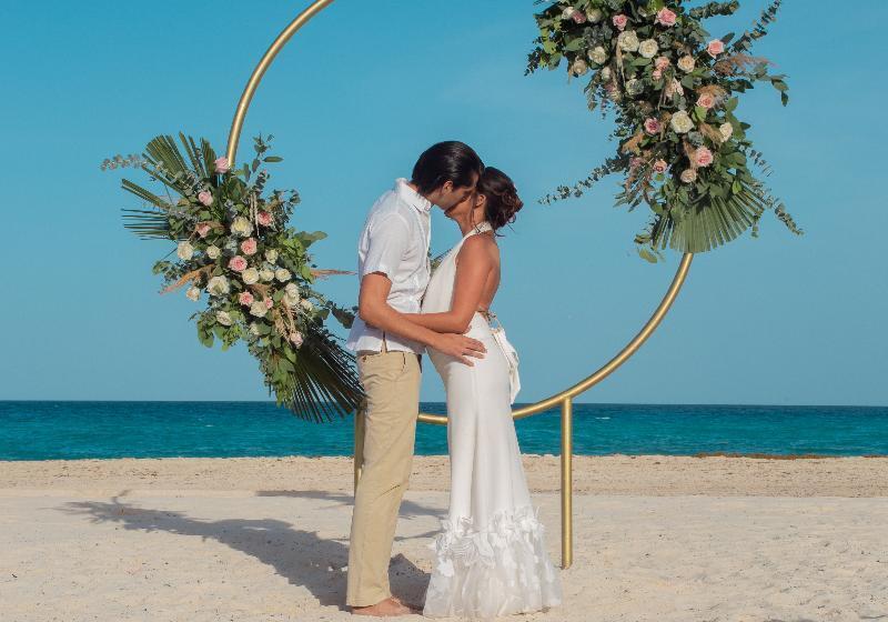 هتل Wyndham Grand Cancun All Inclusive Resort & Villas