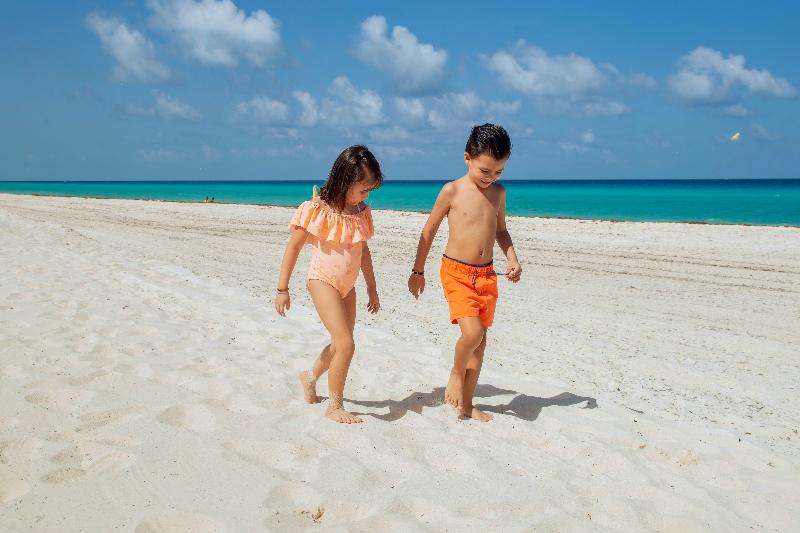 هتل Wyndham Grand Cancun All Inclusive Resort & Villas
