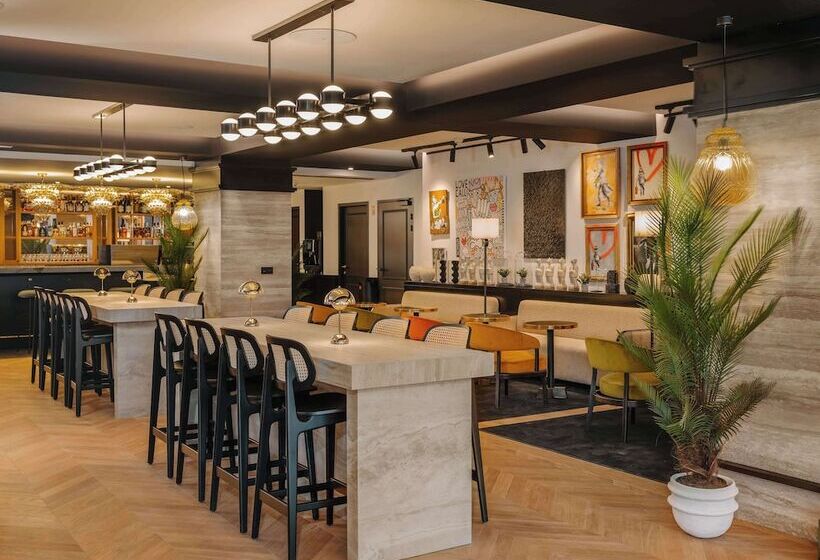 Marty Hotel Bordeaux - Tapestry Collection by Hilton