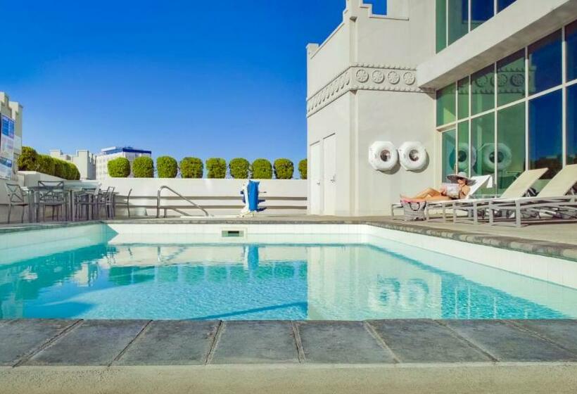 בית מלון כפרי The Commerce Casino &