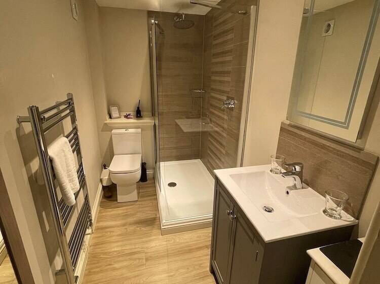 فندق صغير Riverside Inn, Aymestrey