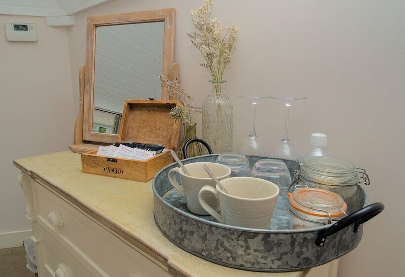 فندق صغير Riverside Inn, Aymestrey