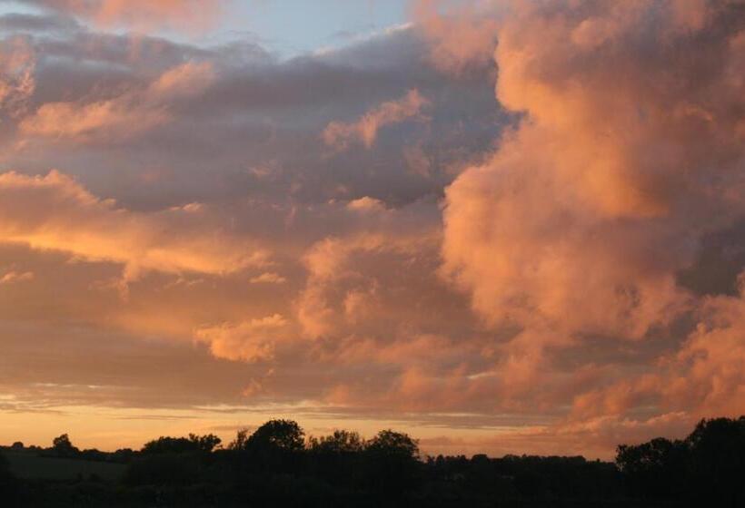 مبيت وإفطار Astwell Mill