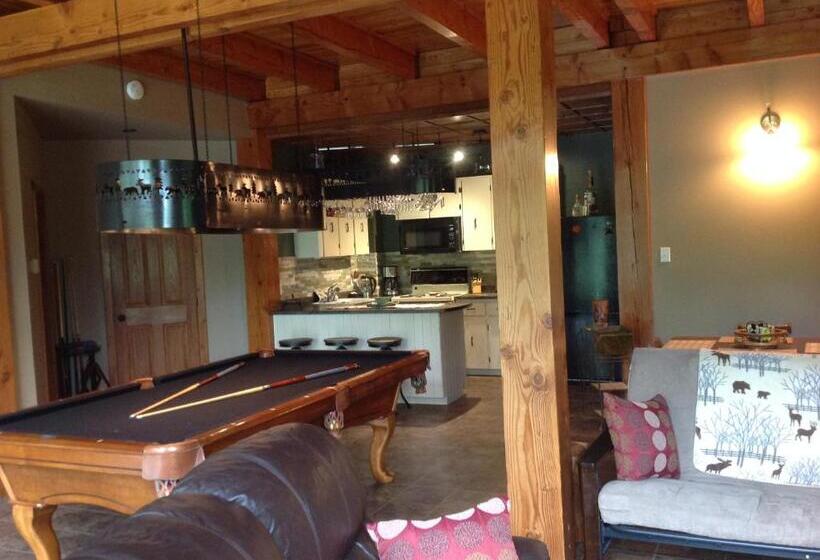 مبيت وإفطار Strong Timbers Bnb