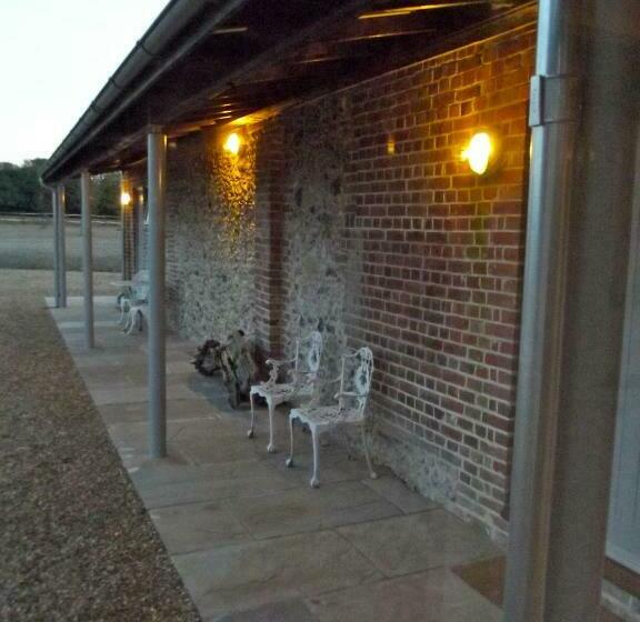 צימר The Suites At Pannells Ash
