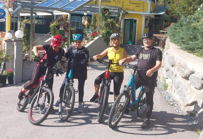ホテル Gasthof Klug Zum Ehrensepp