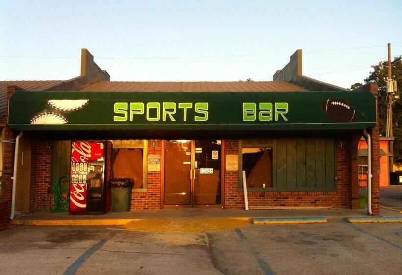 فندق على الطريق Gators Inn On The Bayou