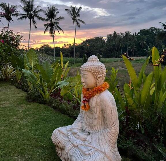 مبيت وإفطار Coco Verde Bali Resort