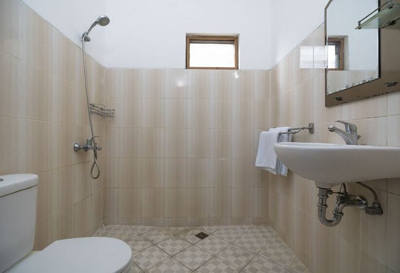 旅馆 Panen House By Oyo Rooms