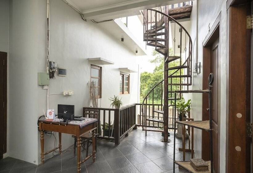 旅馆 Panen House By Oyo Rooms