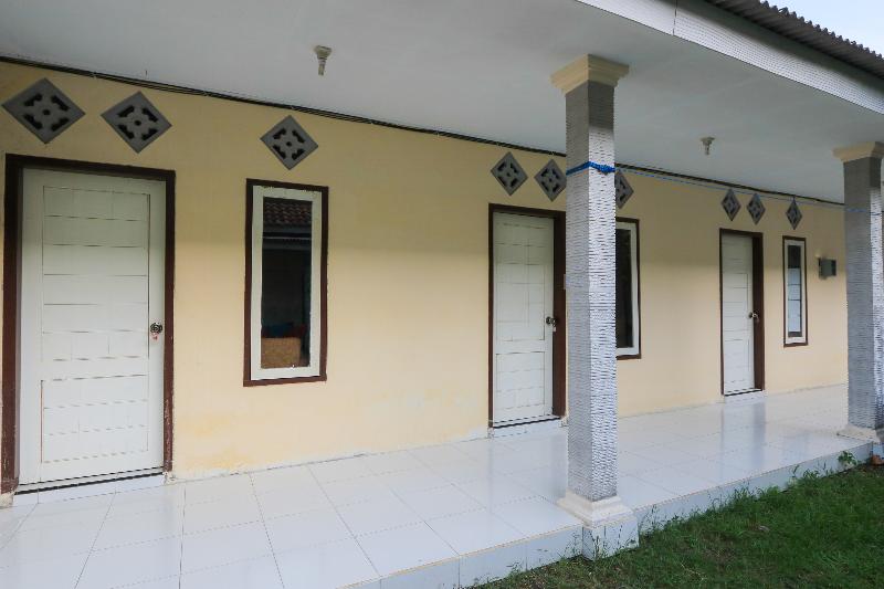 هاستل Spot On 2371 Islami Family Residence