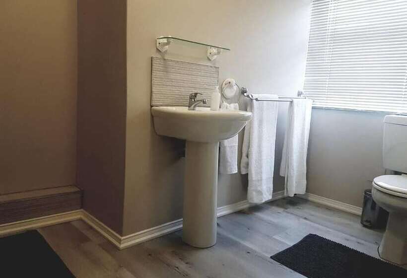 צימר Addo Riverside Villa