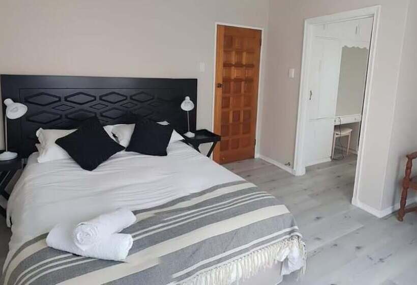 צימר Addo Riverside Villa