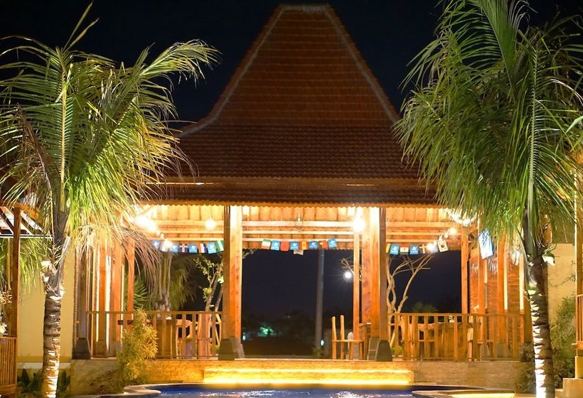Bed and Breakfast Ocho Bali Surf Camp