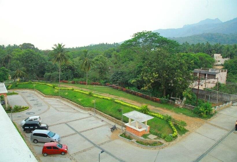 5 Falls Resort